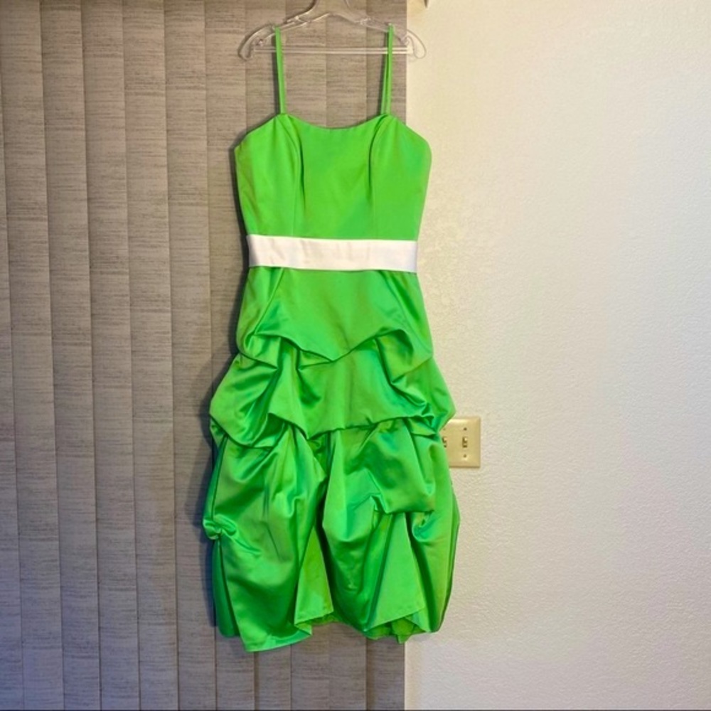 Green Formal Dress (prom, wedding, quince, quinceañera, cocktail, birthday)